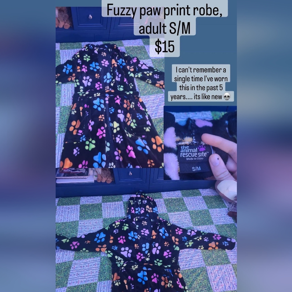 Fuzzy Paw Print Robe
